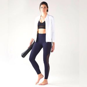 Lululemon Body Con Tight
Midnight Navy 8 BNWT